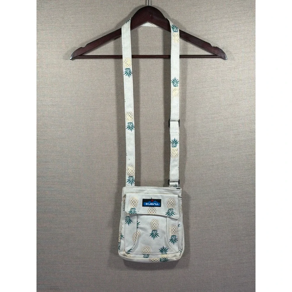 KAVU Keeper Crossbody Bag Canvas Pineapple Print‎ Tropical Shoulder Purse Cream
